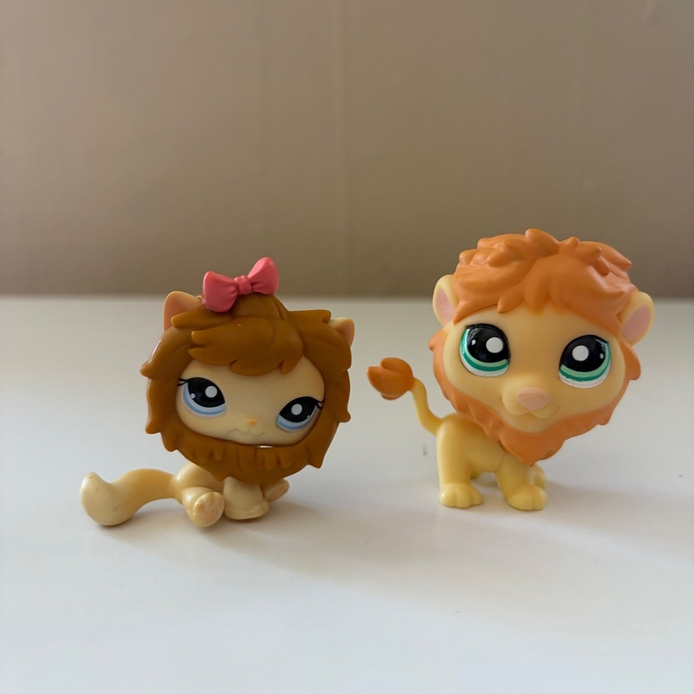 Littlest Pet Shop Shorthair Cat #1005 Lion #1004 Sassiest Pets Hasbro Authentic